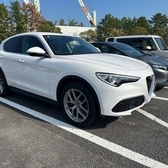 値下げしました❗️アルファロメオ　ステルヴィオ　美車の画像