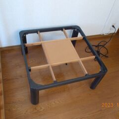 最短時間で取りに来ていただける方に無償でお譲りします。電気こたつの画像