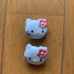 【今週2個100円】『Helloキティちゃんボタン2個』の画像
