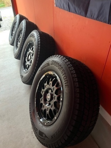 ラングラー用スタッドレスタイヤ　265/70R17 DM-V3