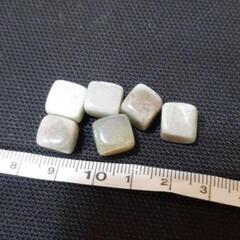 天然石💎翡翠　ジェダイトさざれ石　スクエア&ラウンド　50g💎パワーストーンの画像