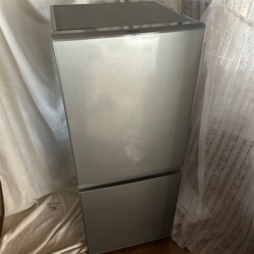 B342 美品 AQUA 2020年製 冷蔵庫 2ドア AQR-13J 容量126L 冷蔵80L 冷凍46L 一人暮らし 家電 シルバー 動作確認済み