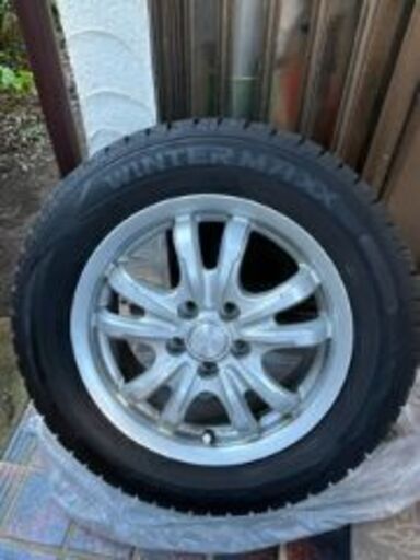 【引取り・手渡し扱いのみ】ダンロップ スタッドレスタイヤ・アルミ付 4本セット 195/65R15