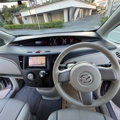 マツダ  ビアンテ 8人乗りの画像