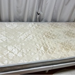 シングルベッド