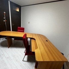 高級パソコンデスクの画像