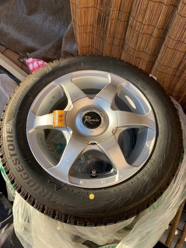 ブリヂストン　スタッドレスタイヤ