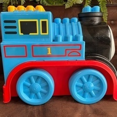 メガブロック　トーマスの入れ物の画像