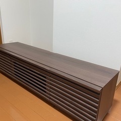 テレビ台　コンセント用の穴あり　収納付きの画像