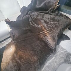 新品　IKEA　コールドビー　カウハイド　牛の皮の敷物です。の画像