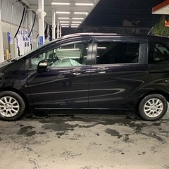 車検残ちょっと　フリード黒７人乗り