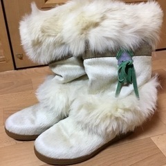 【新品】もこもこブーツ👢Ⓜ️sizeぐらいだと思います。
