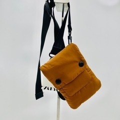 【‼️✨新品未使用品✨‼️】ZARAスマートフォンポーチ