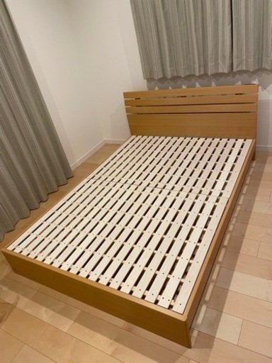 ベッドフレーム　ダブル