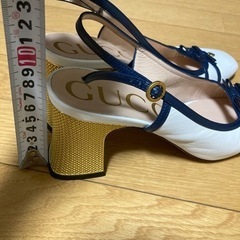 GUCCI パンプスの画像