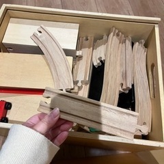 木の線路のおもちゃの画像