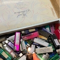 大量のライターの画像