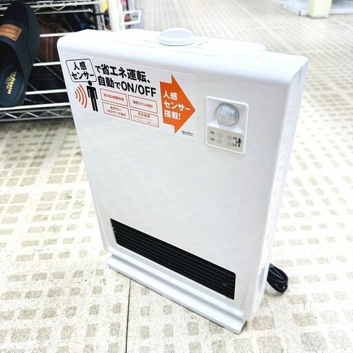 11/30【家具・家電複数購入で割引可】スリーアップ セラミックヒーター CHD-1537WH 2016年製 暖房