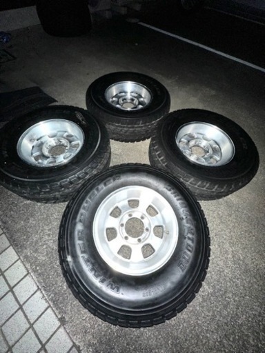 スタッドレス　BS　ウインターデューラー　２６５－７０R　15