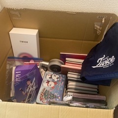 TWICE アルバム CD うちわ トレカ など