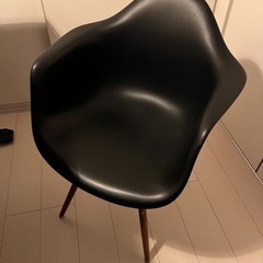 黒チェア　ハーマンミラー風