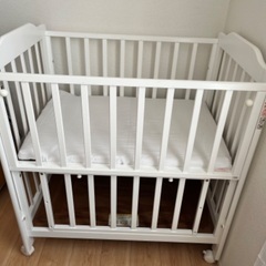 美品！ミニベビーベット／カトージーの画像