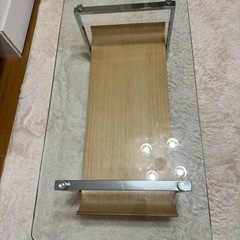 ガラステーブルの画像