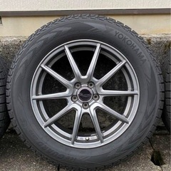 【再値下げしました】ヨコハマ　スタッドレスタイヤ　225/60r/17 スバル フォレスターSJ系 美品