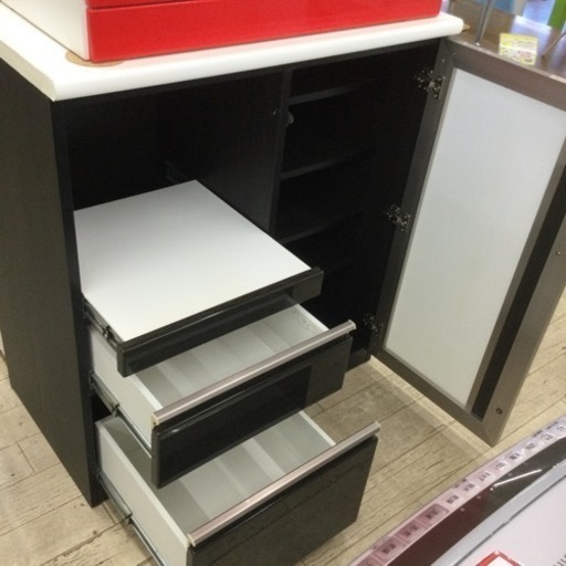 【✨落ち着いた色味❗️✨鏡面仕上げ❗️✨1口コンセント❗️✨】定価¥24,000  ニトリ  キッチンカウンター  レンジボード  ブ
