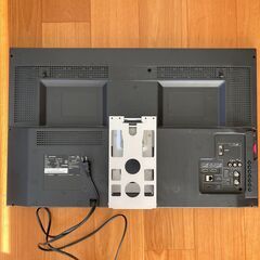 シャープAQUOS 32型 ＋ 壁掛け金具の画像
