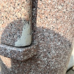 石材製の郵便ポストの画像