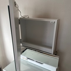 ニトリのドレッサーの画像