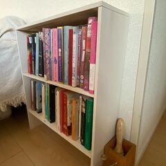 小さい本棚