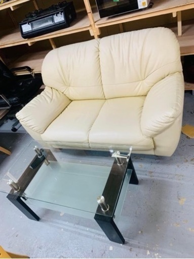 ソファーとテーブルセット