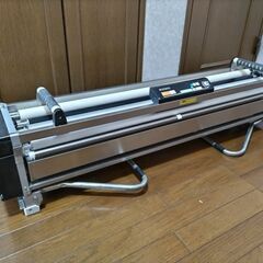 簡易型壁紙糊付け機　極東産機　サリーダ　CF仕様　中古　DIY向けの画像