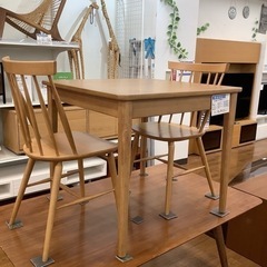 配送費込み　ウニコ　unico ナウハ　　ダイニングテーブル unico(ウニコ)のヴィンテージテイストに仕上げられたNAUHA ダイニング