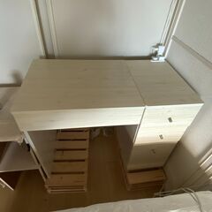 白のドレッサーの画像