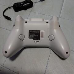 背面ボタン付きゲームコントローラーの画像