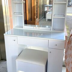 美品 ニトリ ドレッサー 収納スツール付き 2口コンセント 白 ...