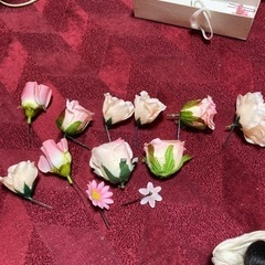 バラの髪飾りの画像