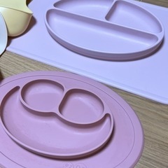 【大幅値下げ】ひっくり返らない皿とシリコンエプロンセット