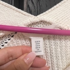 【h&m セーター】の画像