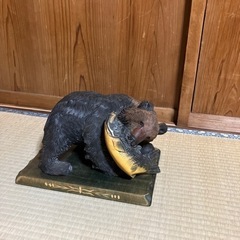 熊の置物の画像