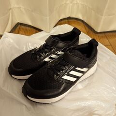 アディダス　21.5センチ　靴