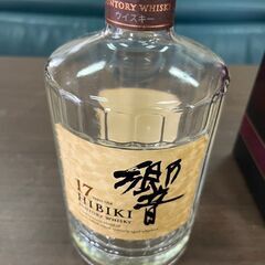 【D-085】SUNTORY サントリー 響 HIBIKI 17年 空びん 中古 激安 箱有の画像