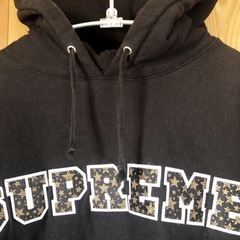 【取引中】supreme風　パーカー　メンズの画像