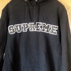【取引中】supreme風　パーカー　メンズの画像