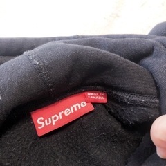 【取引中】supreme風　パーカー　メンズの画像