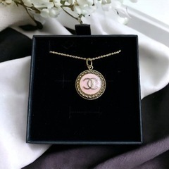 【取引中】商品No8. CHANEL ボタンネックレス18金　S...