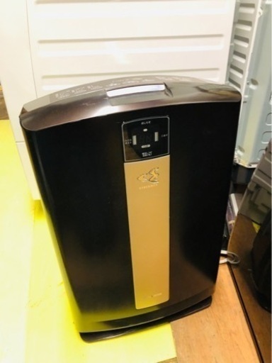 配送可能　ダイキン DAIKIN MCK70P-T [加湿ストリーマ空気清浄機 加湿/空気清浄18畳まで：空気清浄31畳まで]